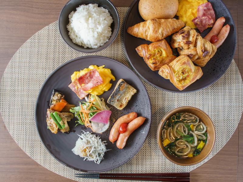 スーパーホテル湘南・藤沢駅南口の焼きたてパン朝食